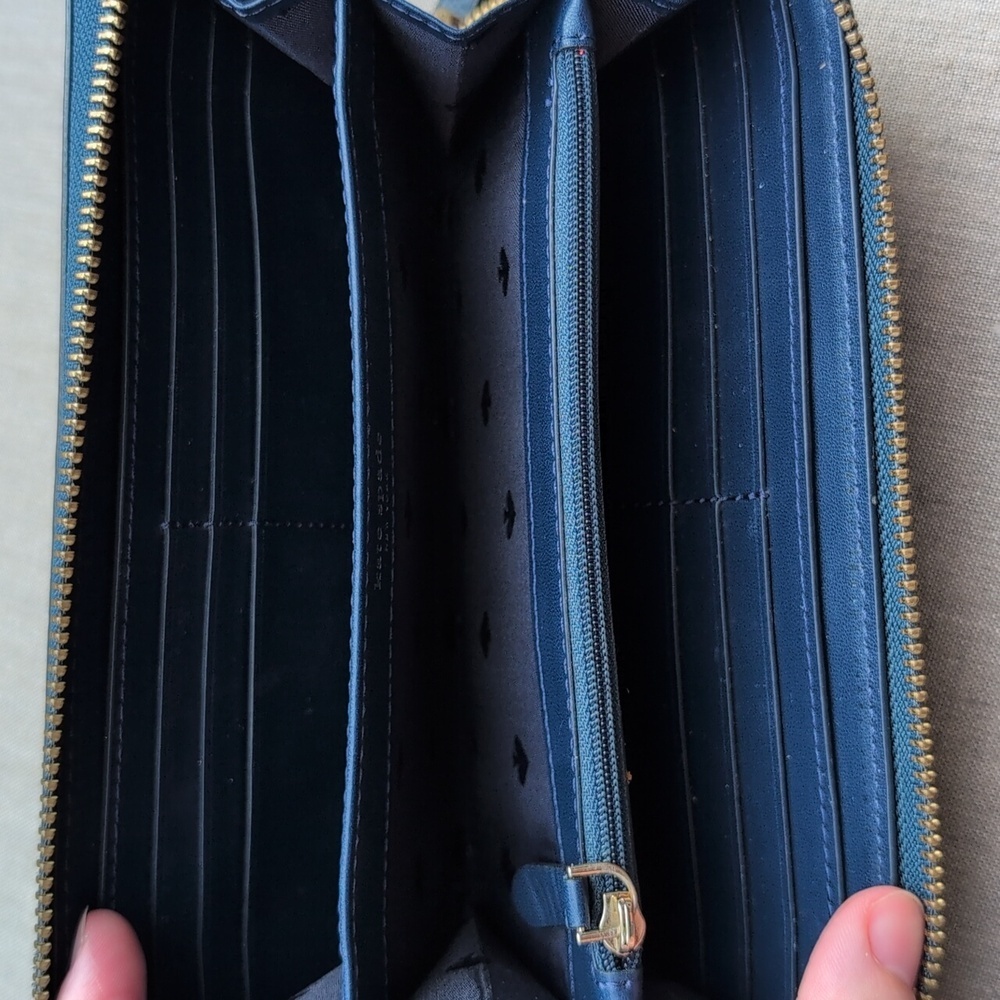 Kate Spade Accordion Zip Leather Wallet In Navy Blue EUC - Picture 4 of 9